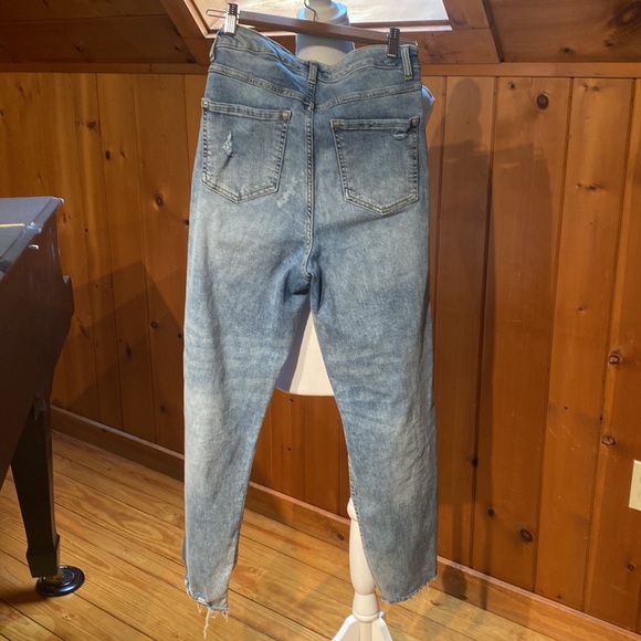 Mom Jeans - Picture 8 of 11